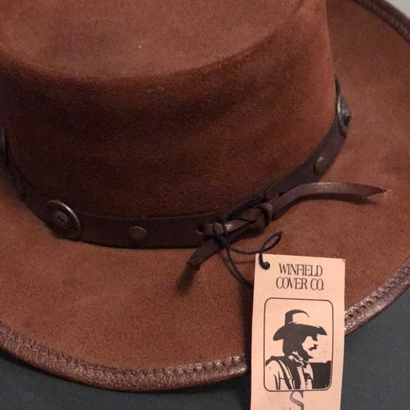 Brown suede women’s hat. New with tags - Picture 2 of 6